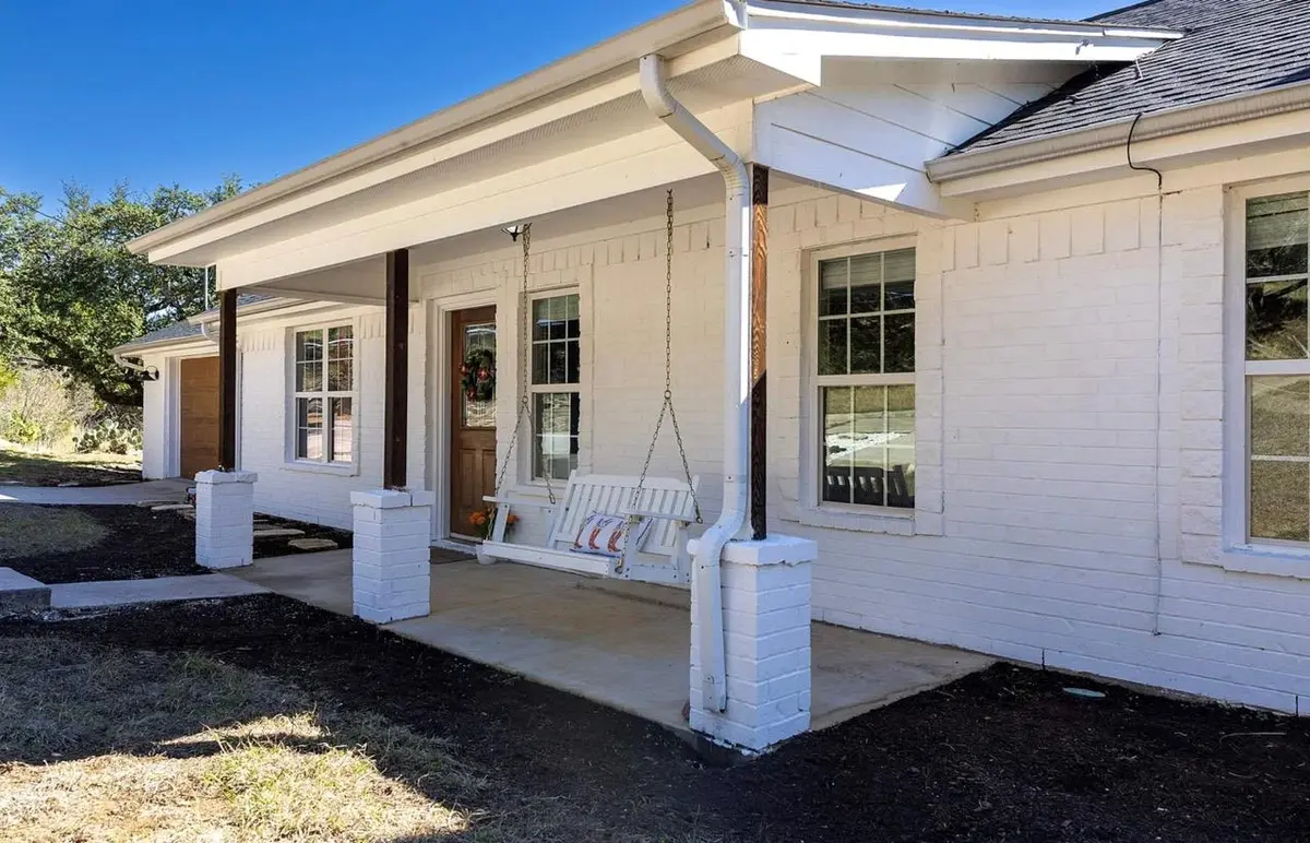 1011 Santa Fe TRL, Horseshoe Bay, TX 78657