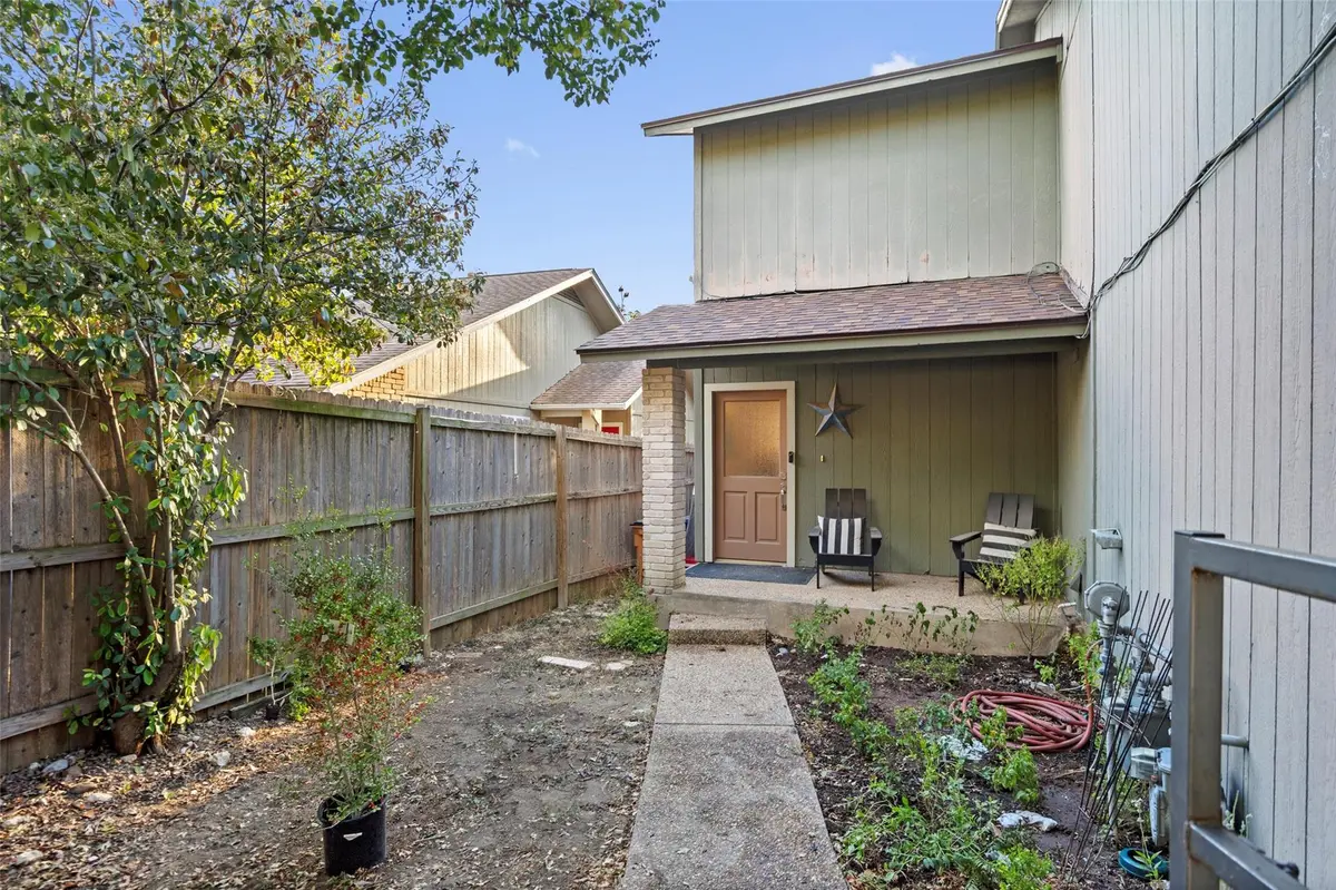 6492 Hart LN, Austin, TX 78731