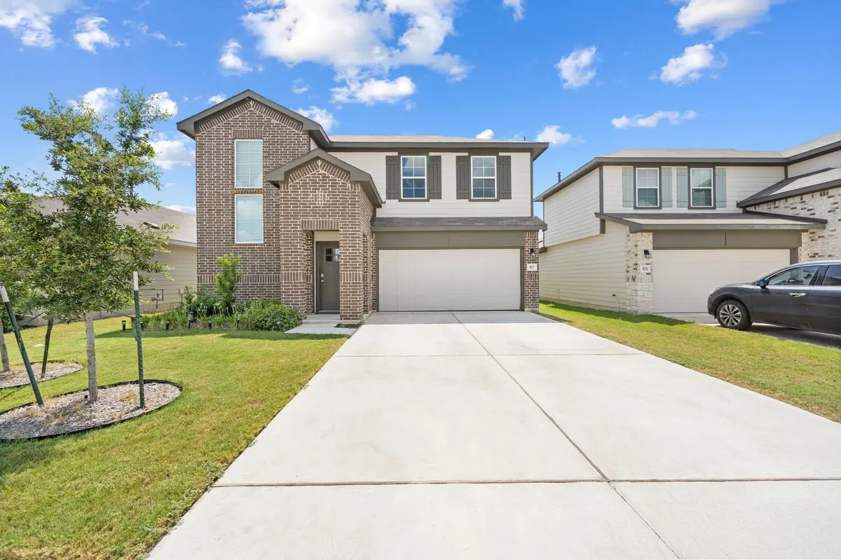 917 Lake Sweetwater LN, Kyle, TX 78610