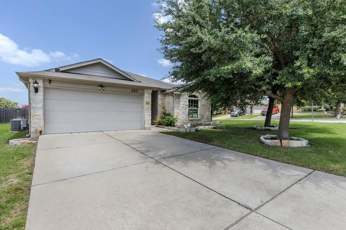 327 Comal RUN, Hutto, TX 78634