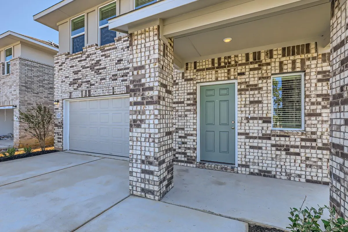 121 Standing Rock LN, Marble Falls, TX 78654