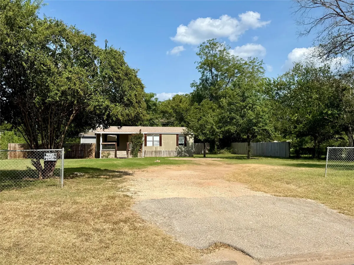 2001 Pecan ST, Bastrop, TX 78602
