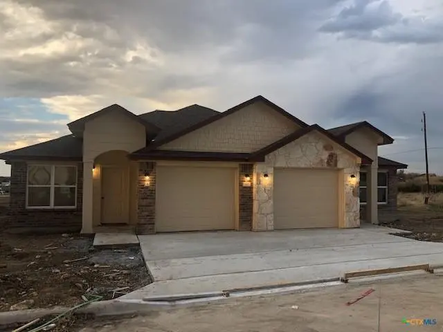 117 Calvin Smith LN, Jarrell, TX 76537