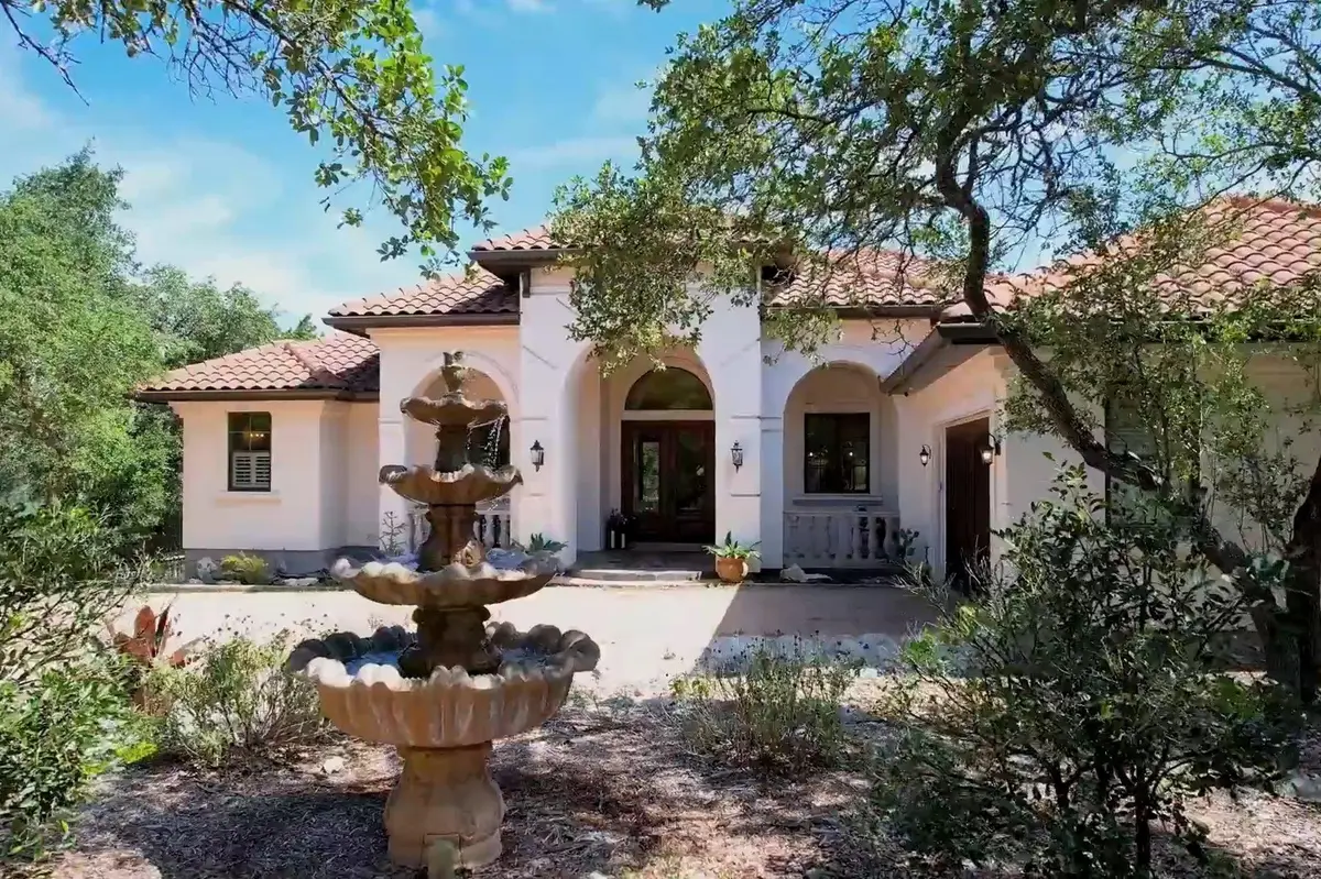 817 Woodcreek Ranch RD, Wimberley, TX 78676