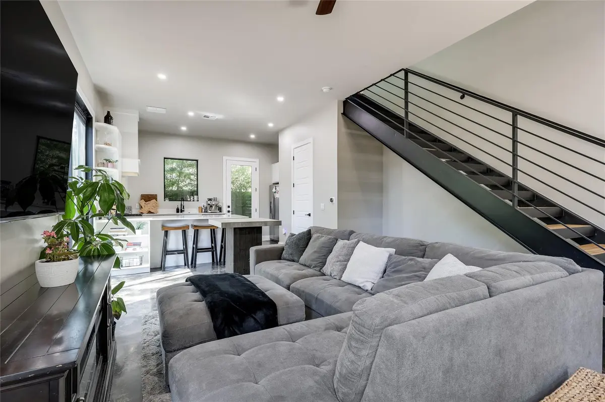 706 Valdez ST #2, Austin, TX 78741