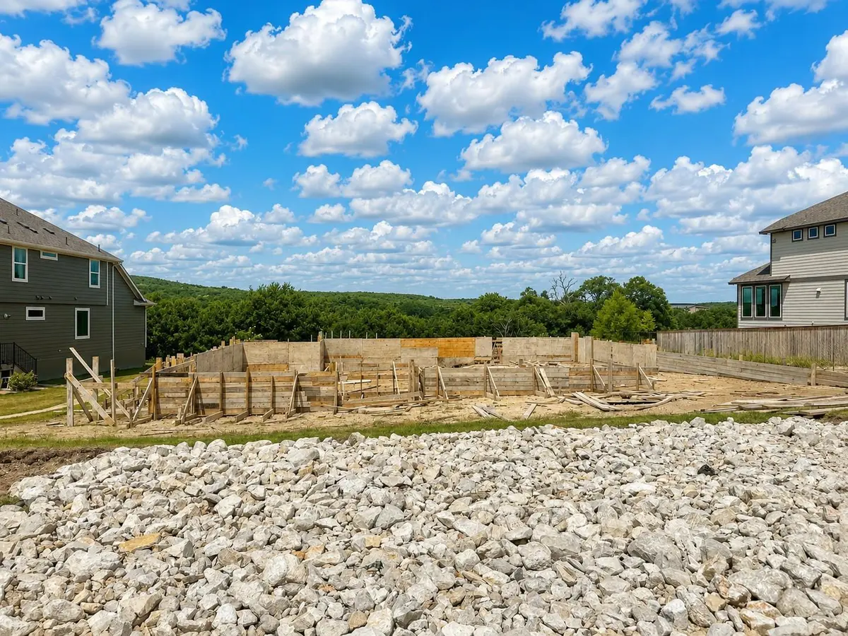 1621 Headwaters BLVD, Dripping Springs, TX 78620