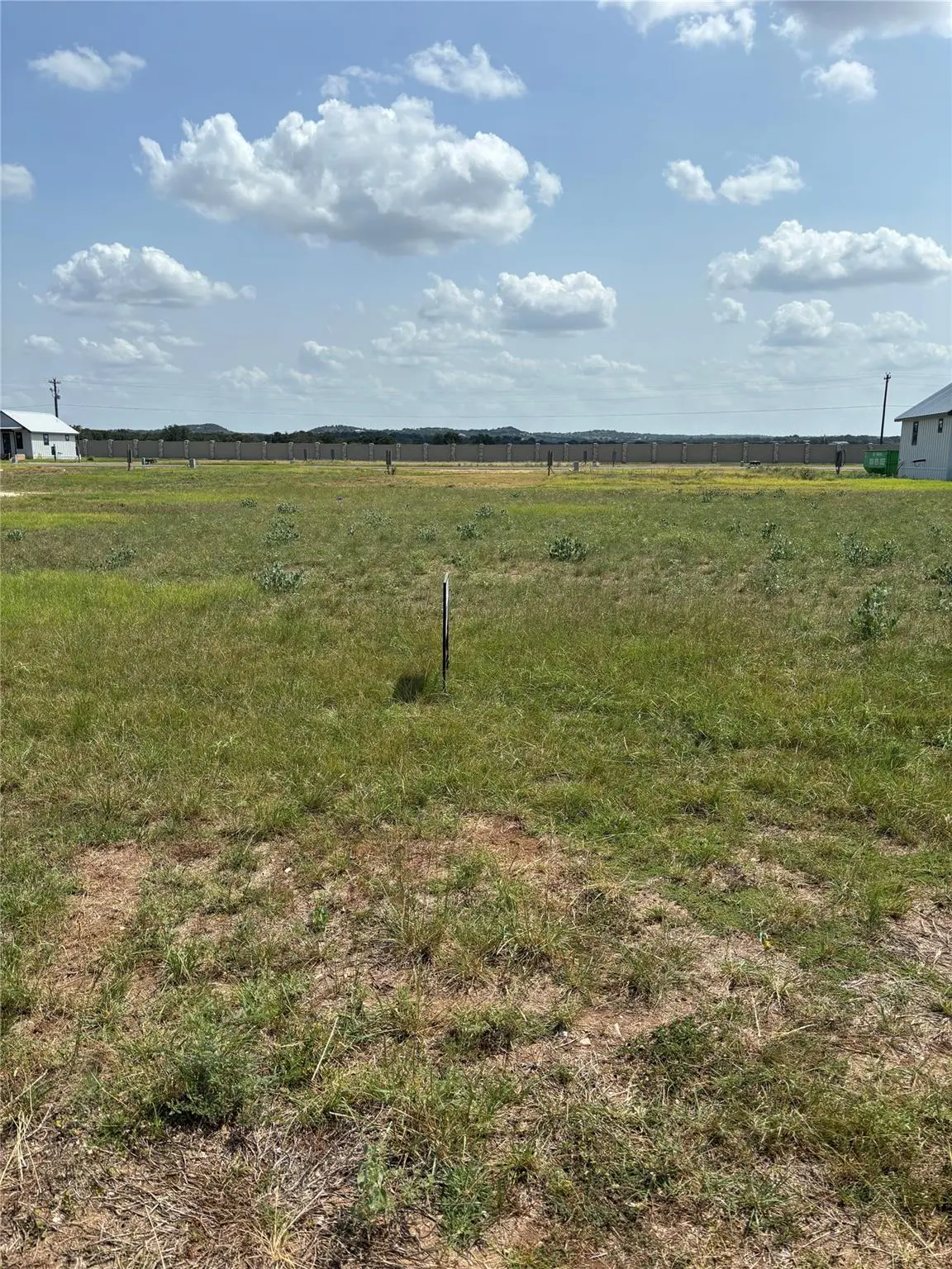105 E Ogle CT, Fredericksburg, TX 78624