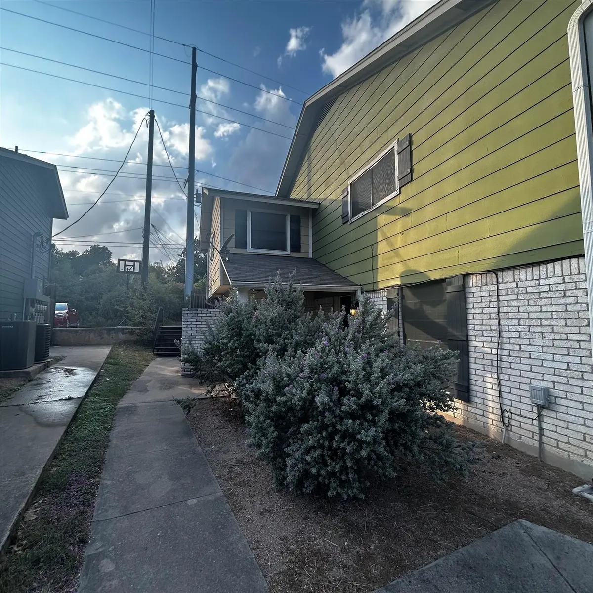 7204 Creekside DR #B, Austin, TX 78752