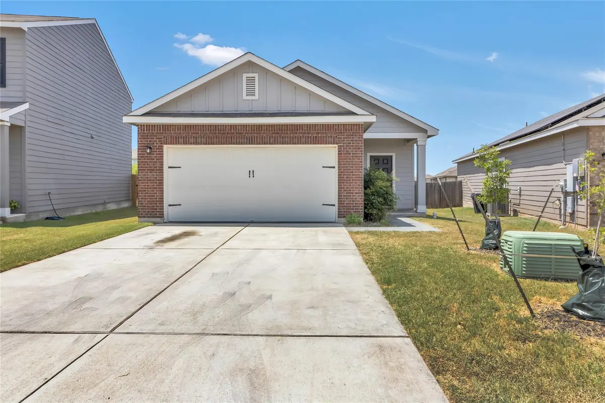 360 Bell Rings DR, Jarrell, TX 76537