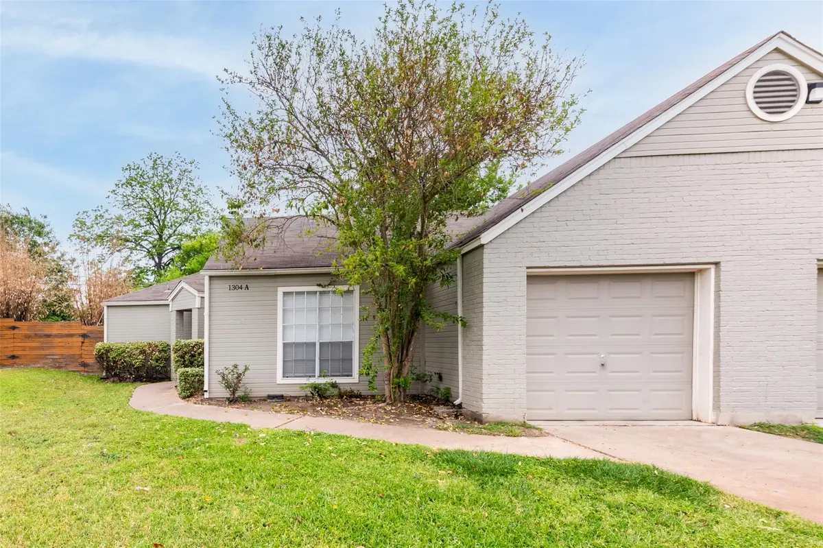 1304 Danbury Square SQ #A, Austin, TX 78723