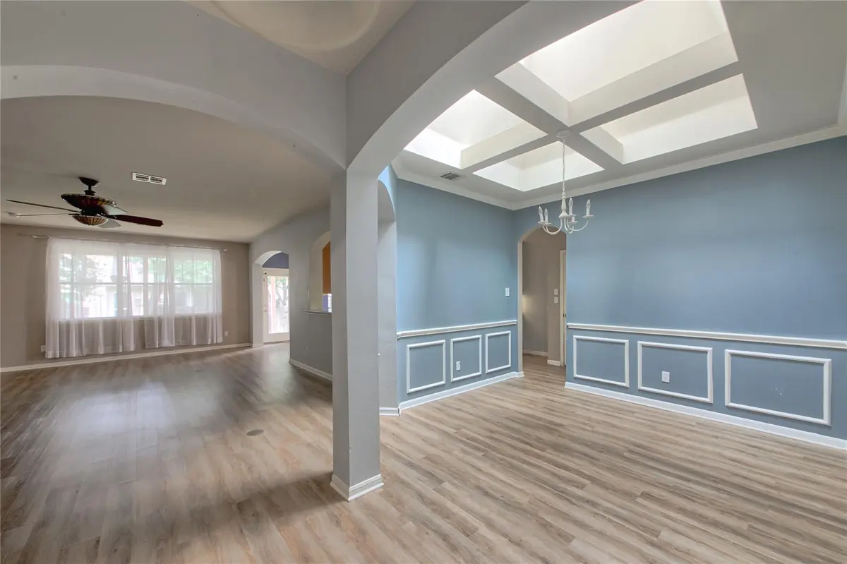 313 Olmos DR, Leander, TX 78641