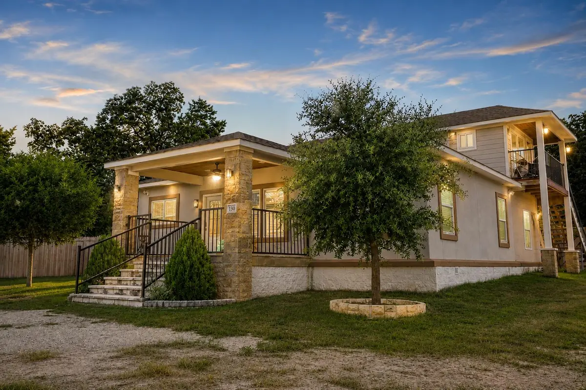 130 Los Arcos RD, Elgin, TX 78621