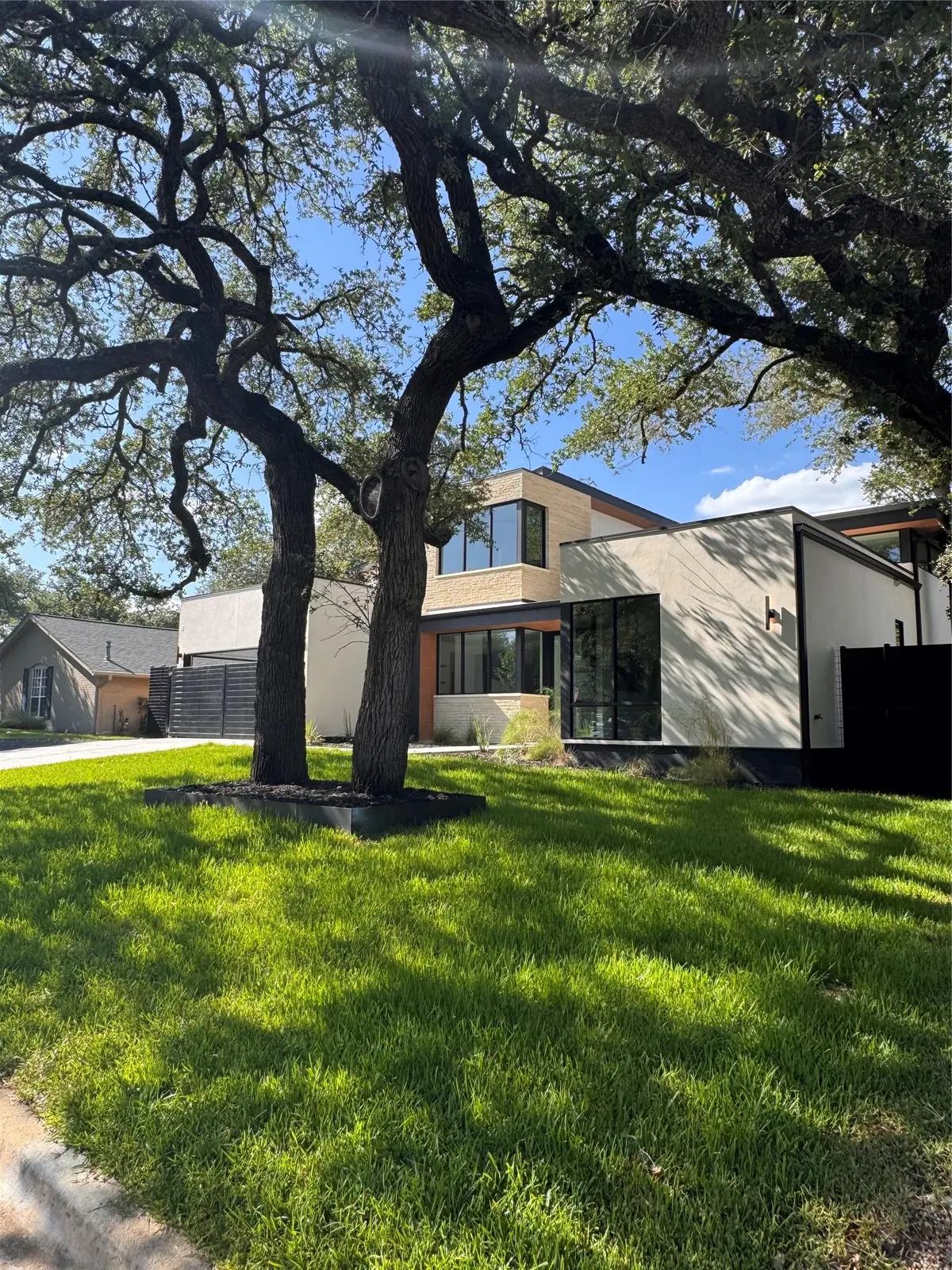 4216 Deepwoods DR, Austin, TX 78731