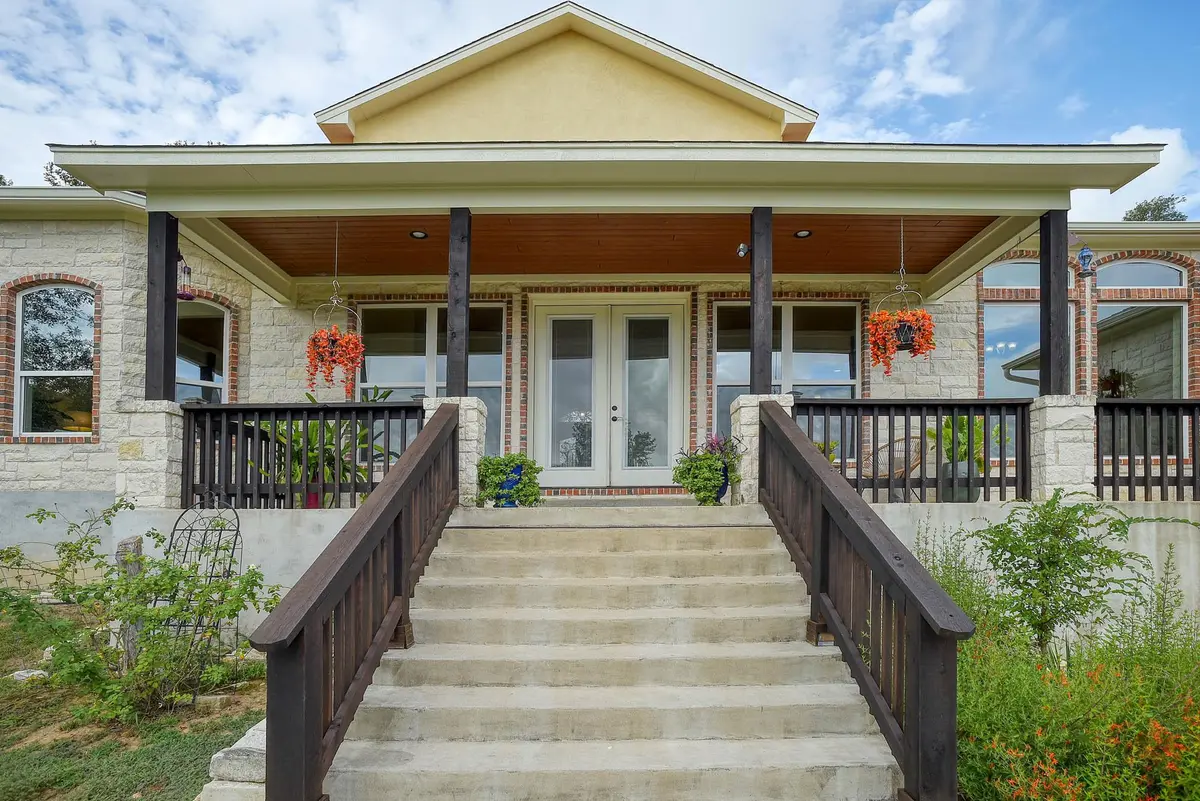 189 Moccasin CYN, Cedar Creek, TX 78612