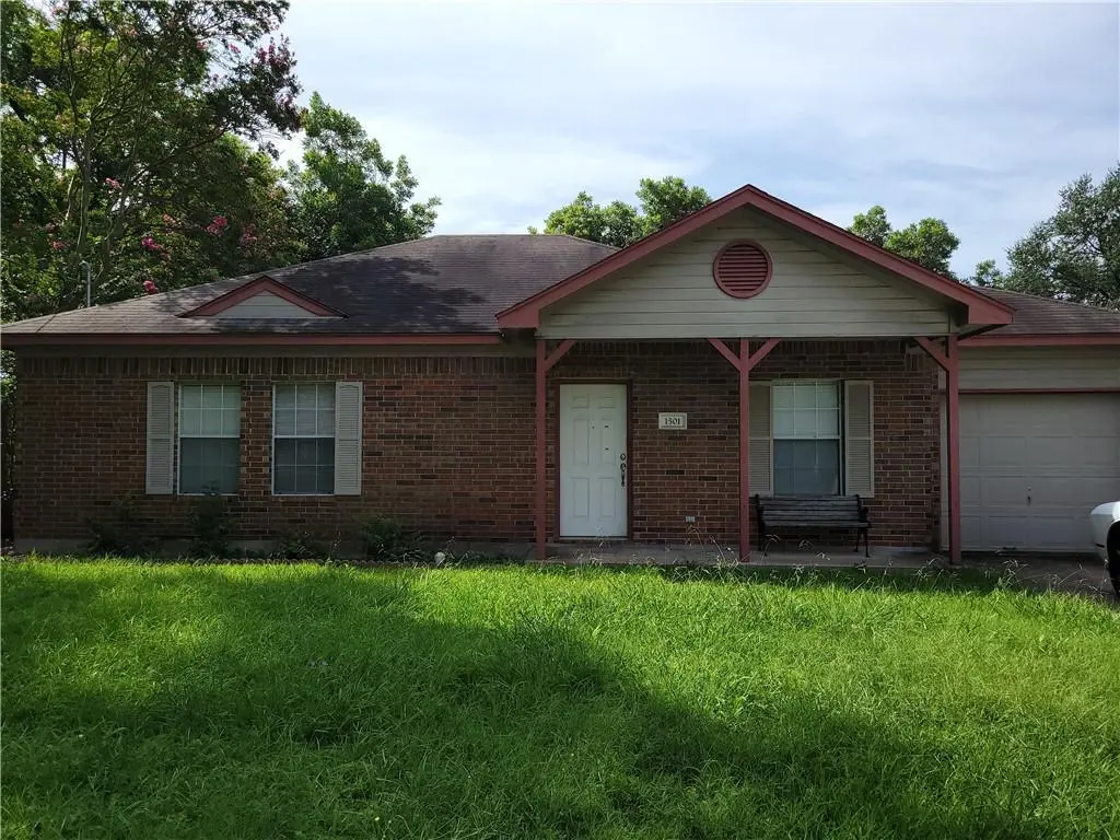 1501 Prather ST, Taylor, TX 76574