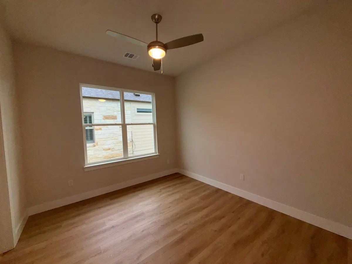 134` Pinehurst ST, Meadowlakes, TX 78654