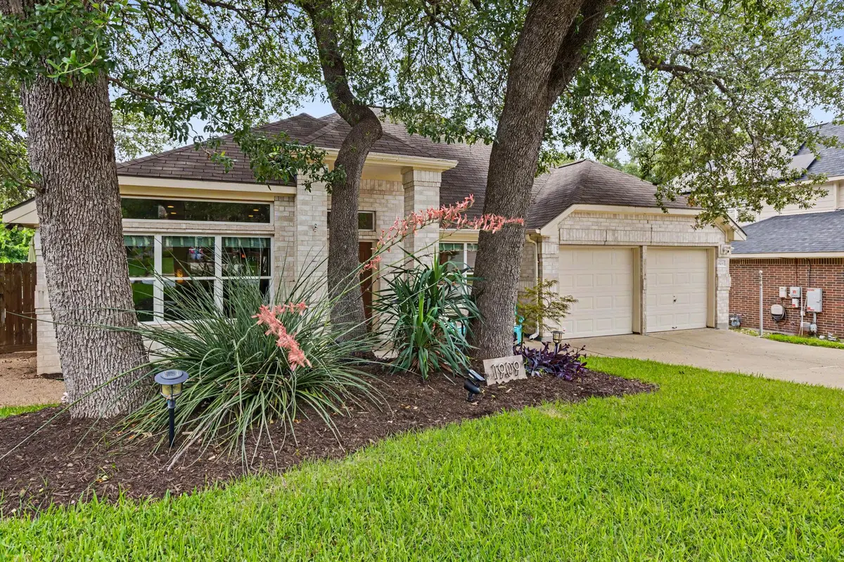 1909 Holly Hill DR, Leander, TX 78641