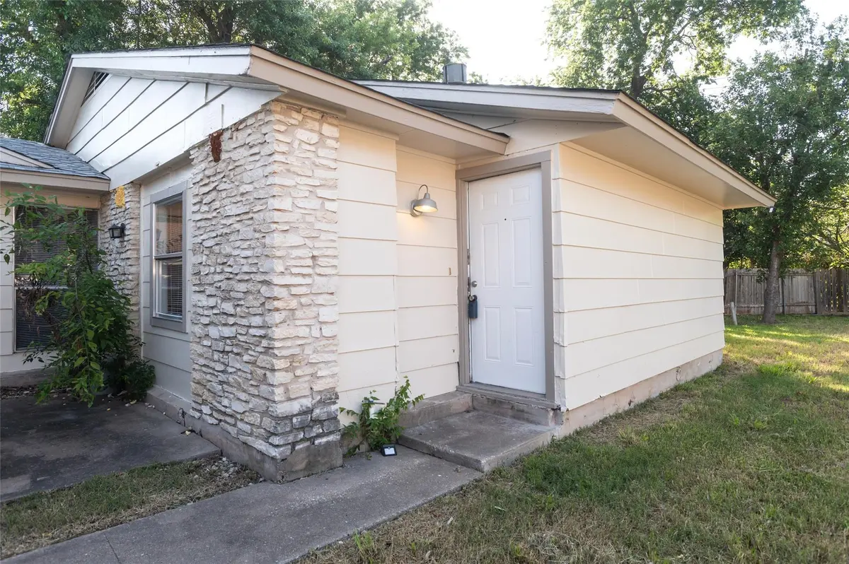 1407 Click CV #B, Austin, TX 78758