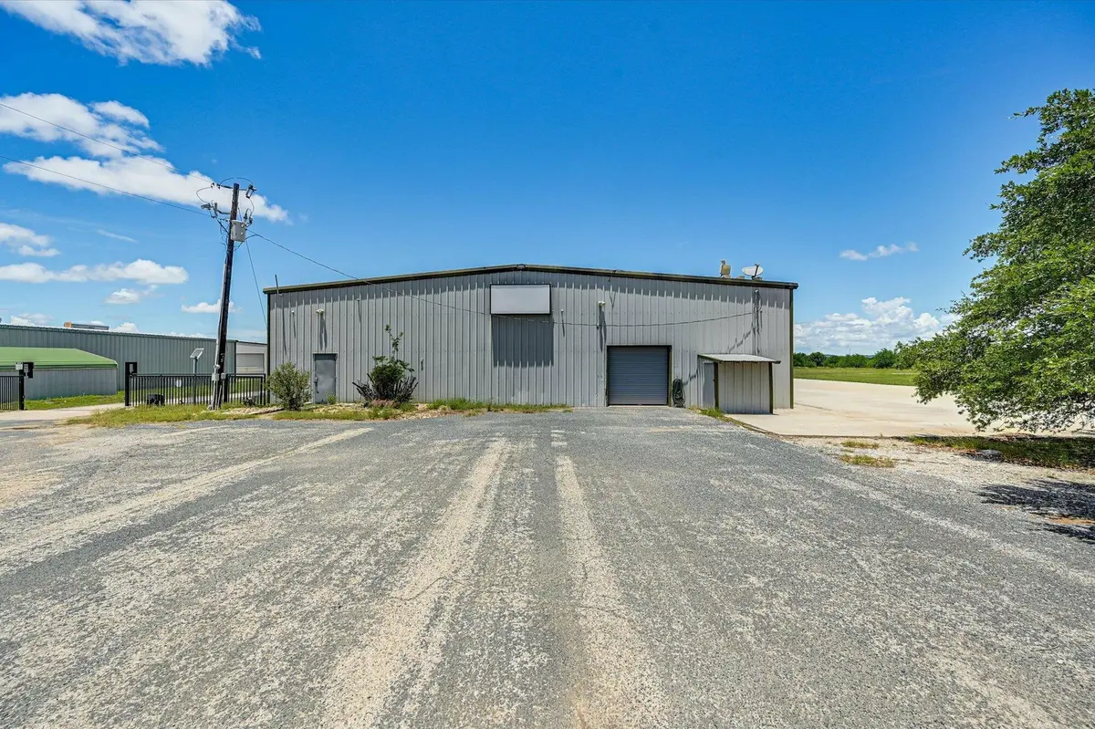 101 Piper LN, Spicewood, TX 78669