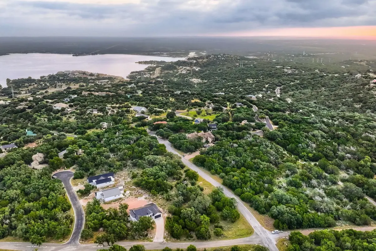 900 Cheyenne ST, Horseshoe Bay, TX 78657