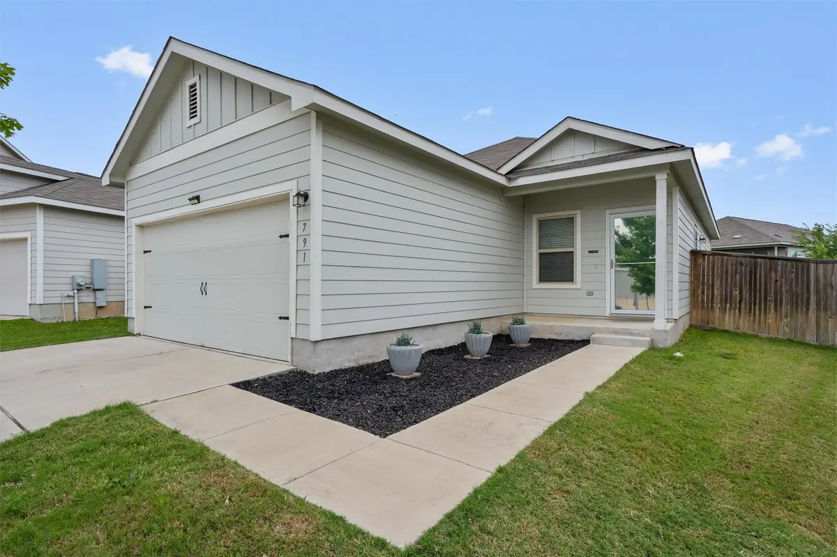 791 Circle WAY, Jarrell, TX 76537