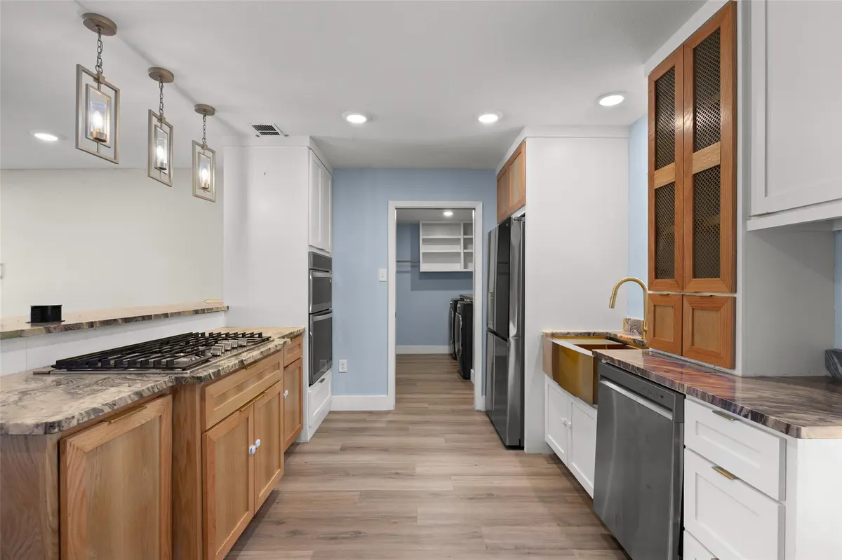 5206 Emerald Forest DR, Austin, TX 78745