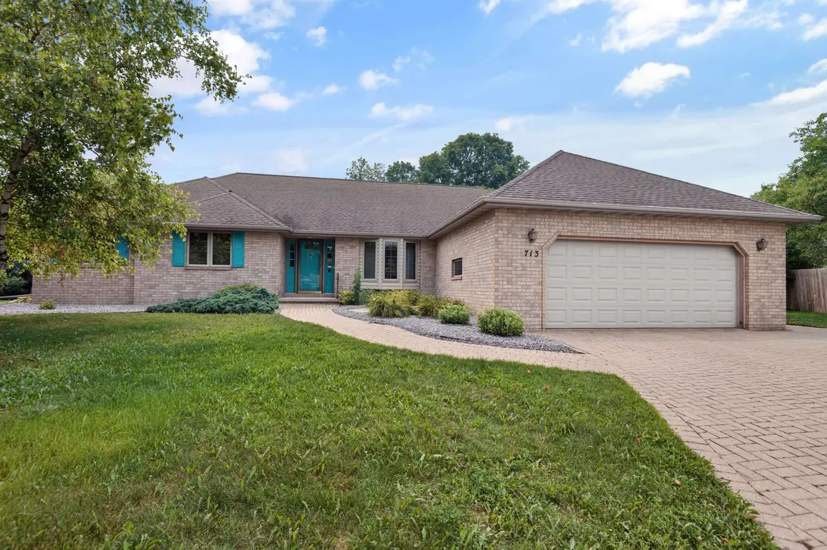 713 CANBERRY CT, De Pere, WI 54115-3698