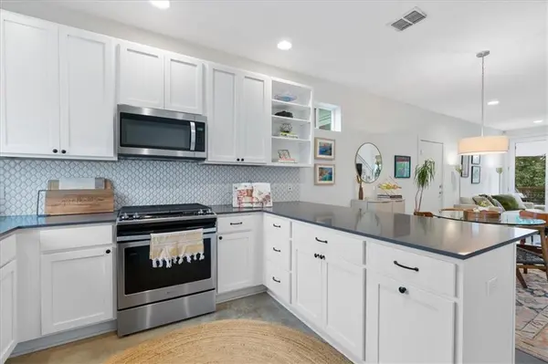 801 N Bluff DR #18, Austin, TX 78745