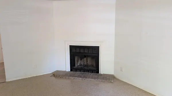6105 Ada CT #B, Austin, TX 78744