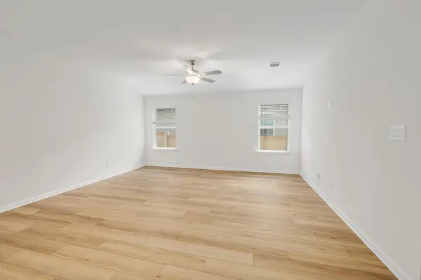 101 Rock Daisy TRL, Hutto, TX 78634