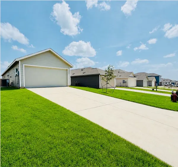 449 Jones Beach LN, Jarrell, TX 76537