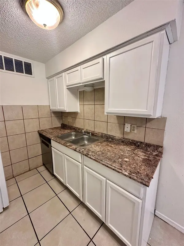 4322 Gillis ST #106, Austin, TX 78745