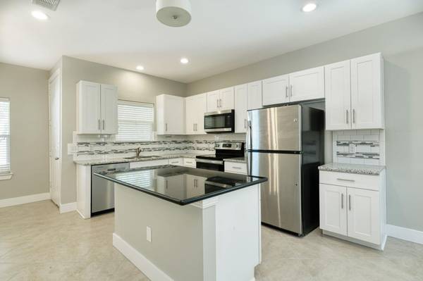 615 Spring ST #3, Round Rock, TX 78664