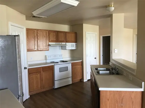 111 Sylvan ST, Hutto, TX 78634