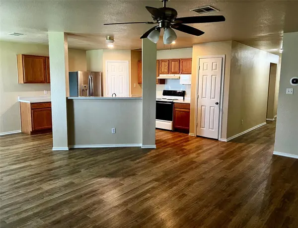 111 Sylvan ST, Hutto, TX 78634
