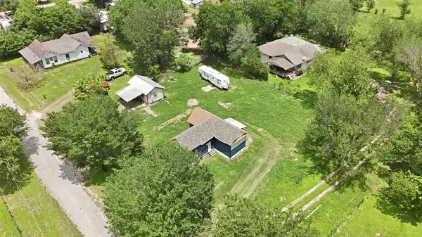 148 Brenham ST, Mcdade, TX 78650