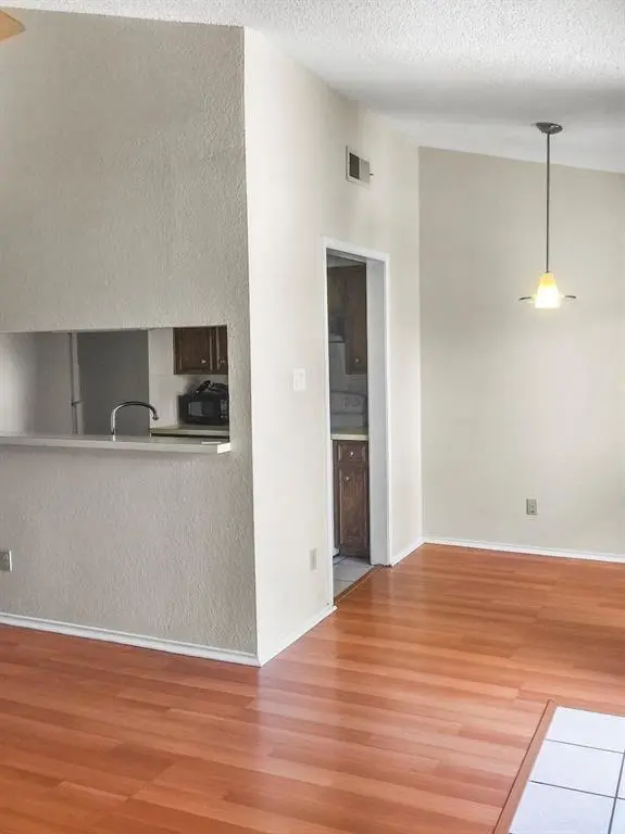 2706 Salado ST #303, Austin, TX 78705