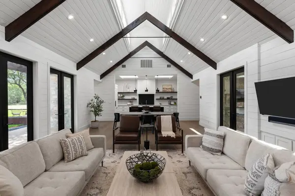 103 Victorian Oaks LN, Dripping Springs, TX 78620