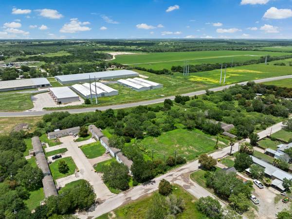 417 Houston ST E, Kenedy, TX 78119