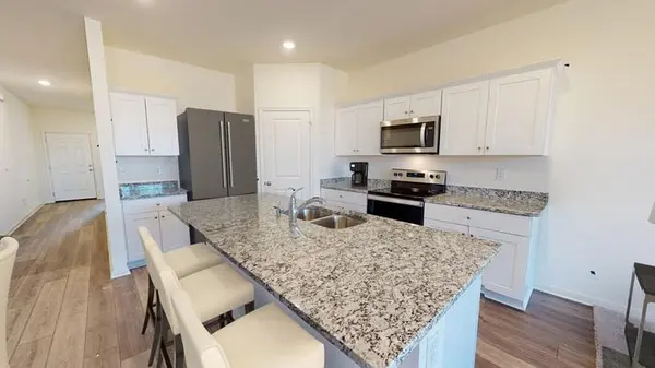 402 Sunlight Lake BLVD, Hutto, TX 78634
