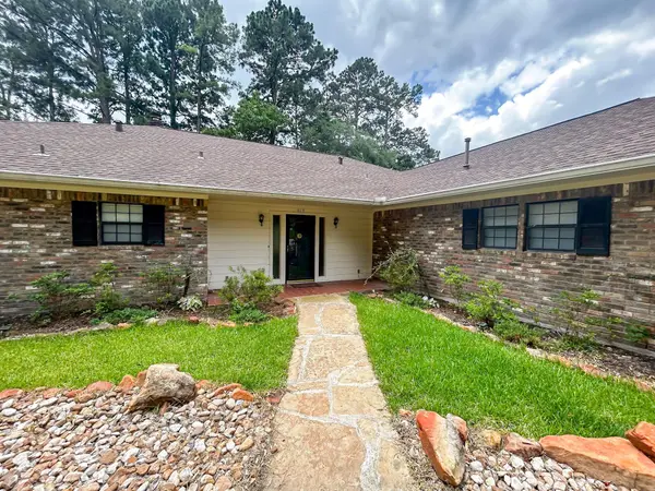 813 River Oaks DR, Huntsville, TX 77340