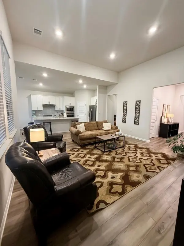 612 Sue Peaks LOOP, Dripping Springs, TX 78620
