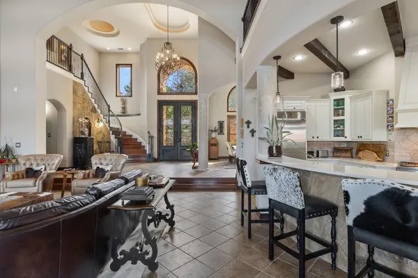 17508 Northlake Hills DR, Jonestown, TX 78645