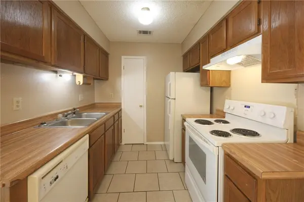9802 Brasher DR #B, Austin, TX 78748