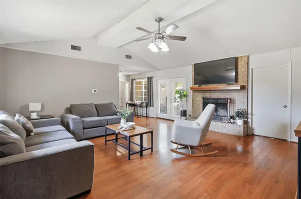 1609 Tammi LN, Taylor, TX 76574