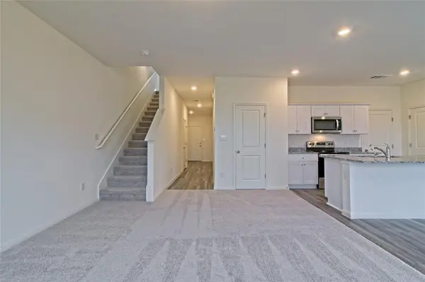 109 Gemsbok RD, Hutto, TX 78634