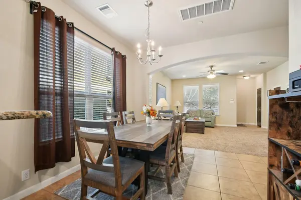 616 Lookout Tree LN, Round Rock, TX 78664