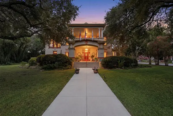 723 Saint James ST, Gonzales, TX 78629