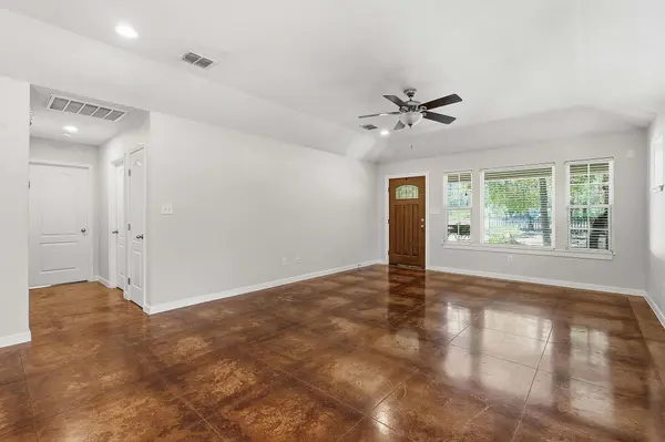 1105 Delmar ST, San Marcos, TX 78666