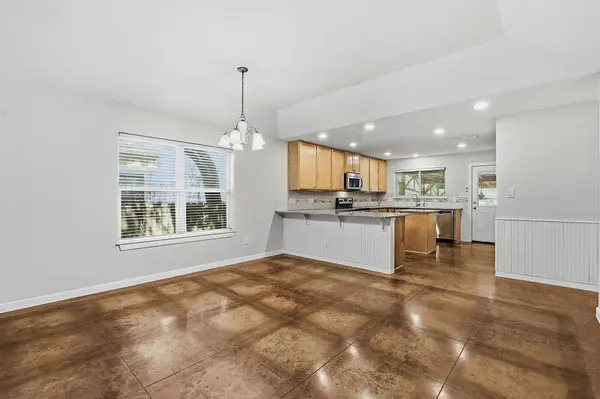1105 Delmar ST, San Marcos, TX 78666